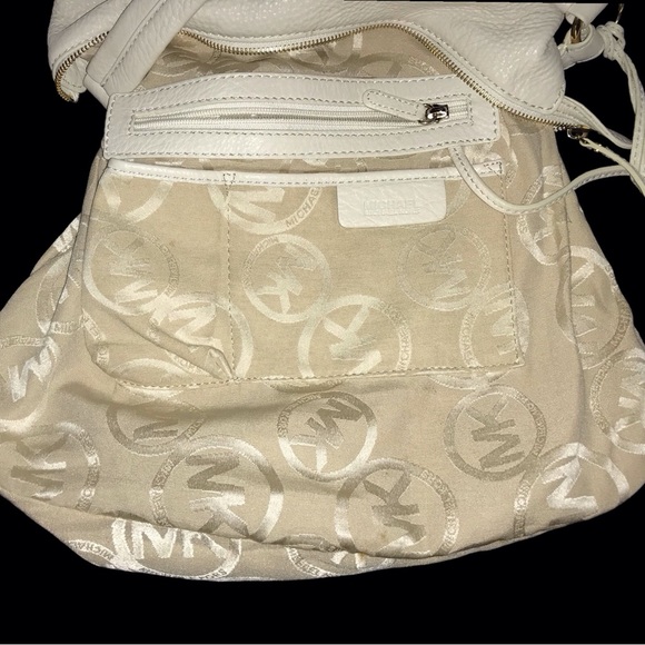 Michael Kors Off White Color Shoulder Bag - Picture 8 of 10